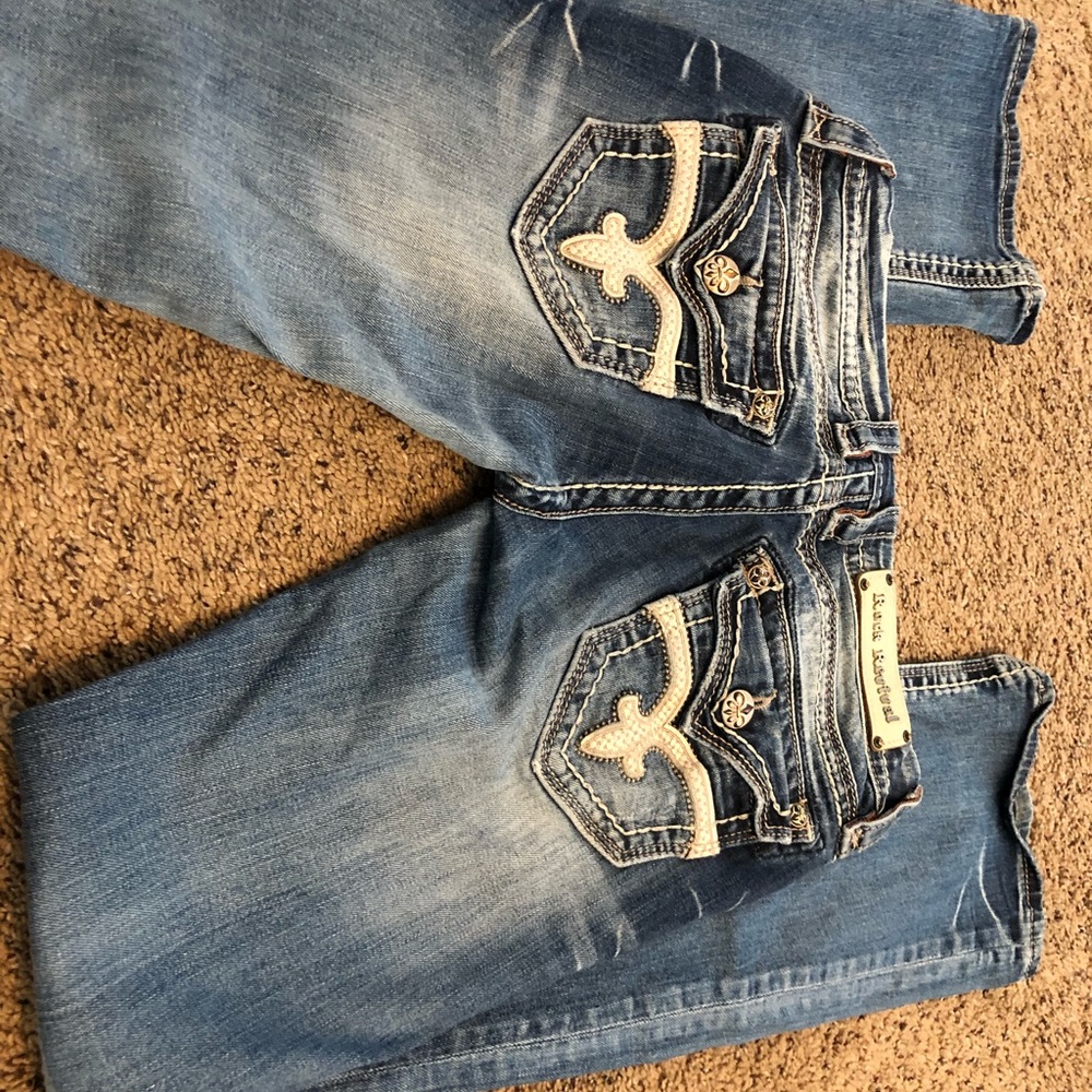 SZ 27 rock revivals